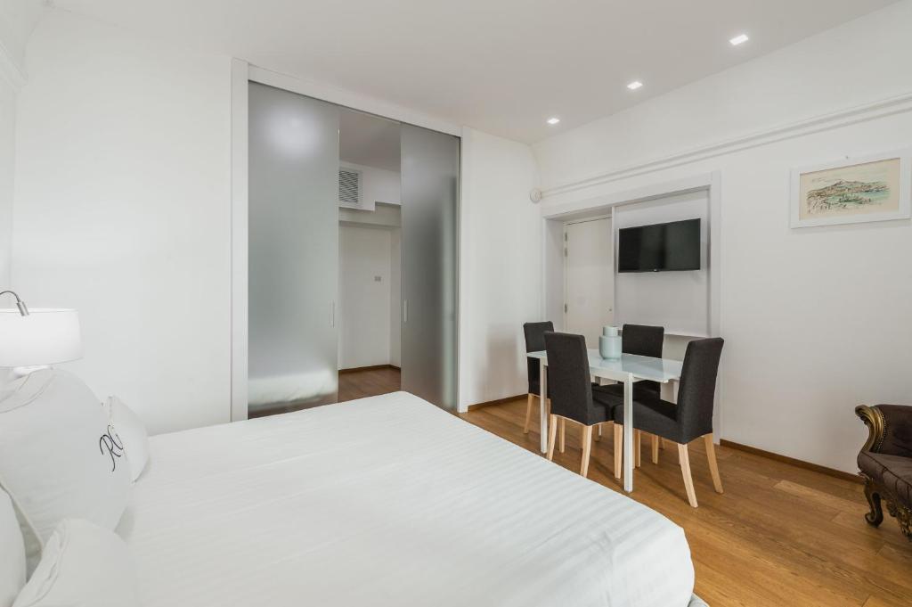RG7 Apartments - Superior Apartment