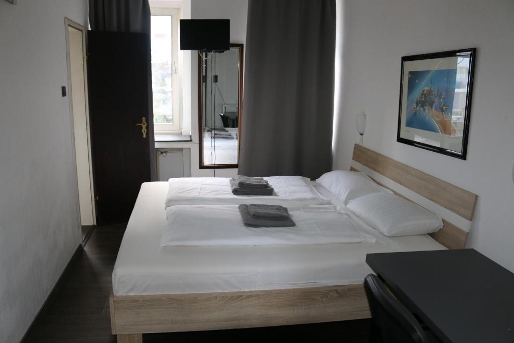Hotel Berliner Hof - Resim 6