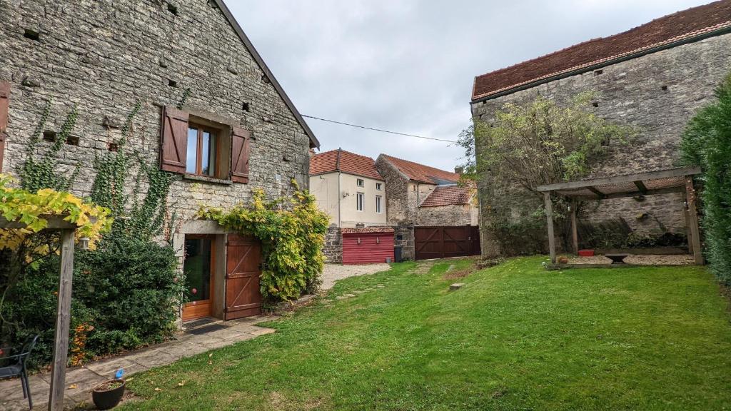 Photo de la galerie de l'établissement Gite du Noyer, à Bissey-la-Pierre