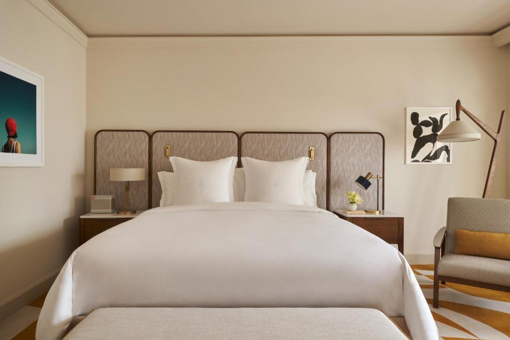 Postel nebo postele na pokoji v ubytování Four Seasons Hotel Miami