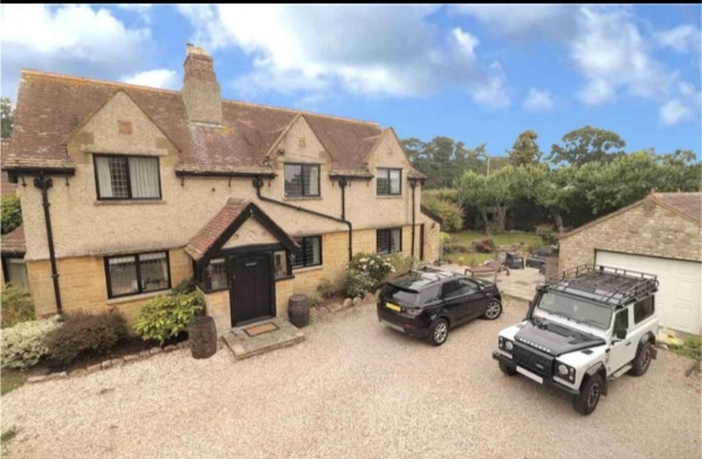 Aldon Farmhouse, Yeovil (updated prices 2024)