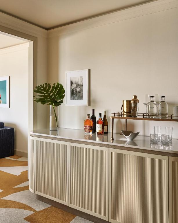 Kuchyň nebo kuchyňský kout v ubytování Four Seasons Hotel Miami