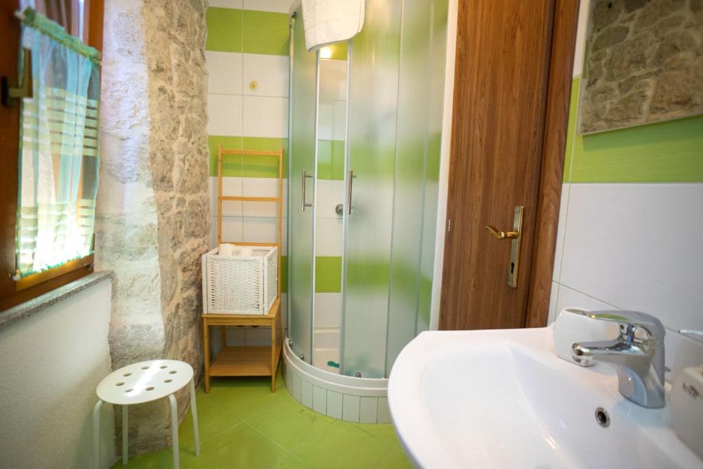 Kúpeľňa v ubytovaní Stone House Marino