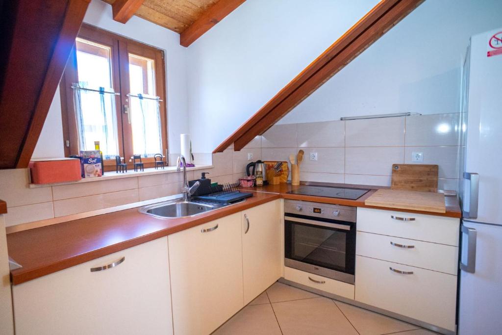 Kuchyňa alebo kuchynka v ubytovaní Stone House Marino
