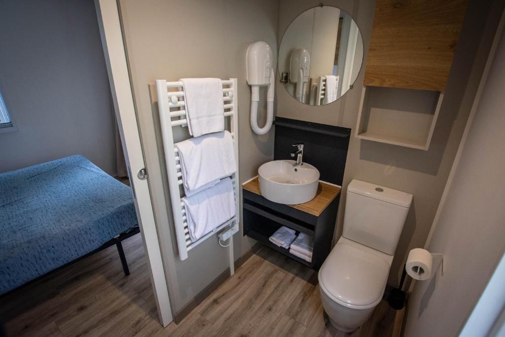 Koupelna v ubytování Albavillage Hotel Wellness & Camping