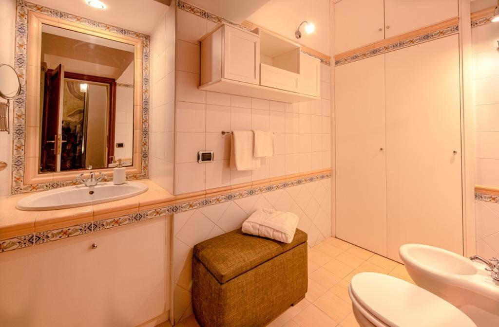 Łazienka w obiekcie Anna Trevi 52 Luxury appartment