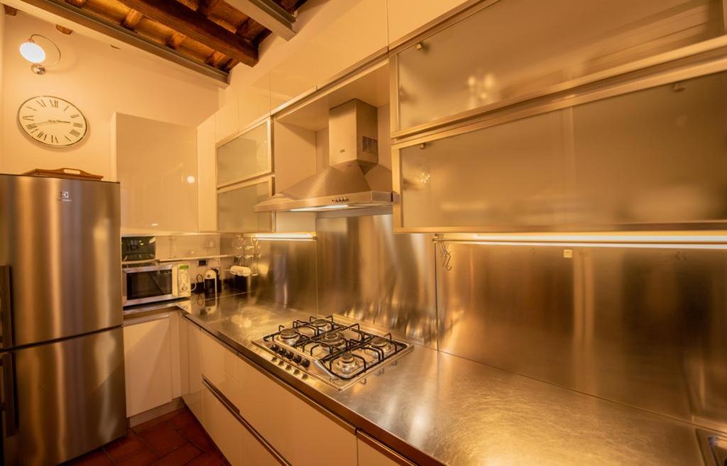 Kuchnia lub aneks kuchenny w obiekcie Anna Trevi 52 Luxury appartment