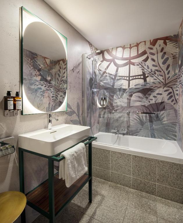 
One-Bedroom King Suite
