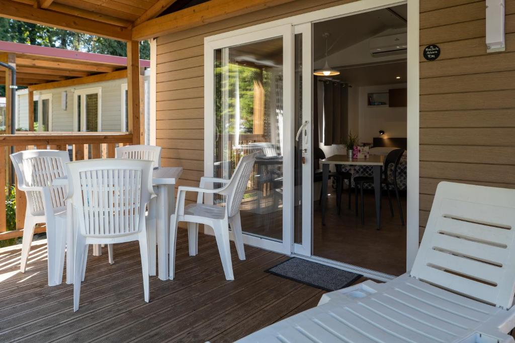 Patio nebo venkovní prostory v ubytování Camping Eden Glamping