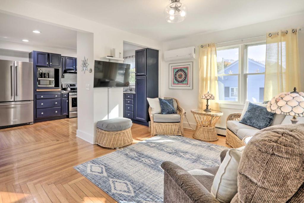 A seating area at Cozy Historic Wakefield Home Close to Beaches