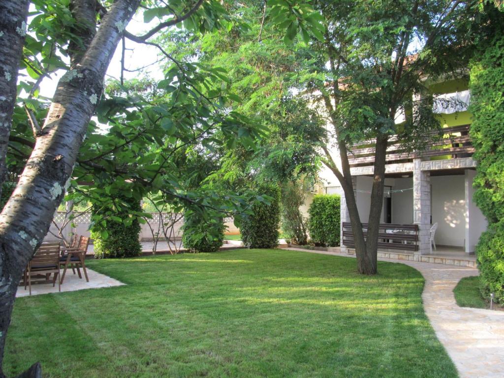 Zahrada ubytování Apartments ZVEZDICA*** with garden