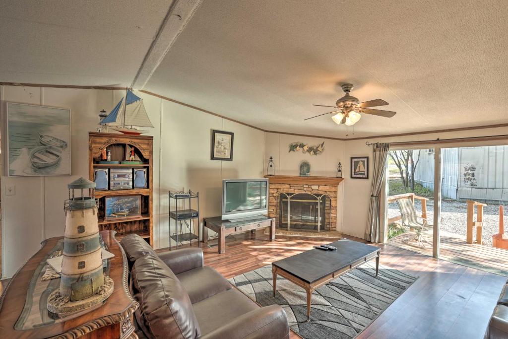 The Mariner Inn with Fire Pit and Lake Access!, Chico Preços