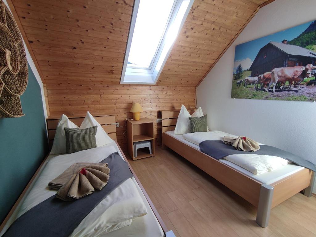 Postel nebo postele na pokoji v ubytování Landhaus Seebacher