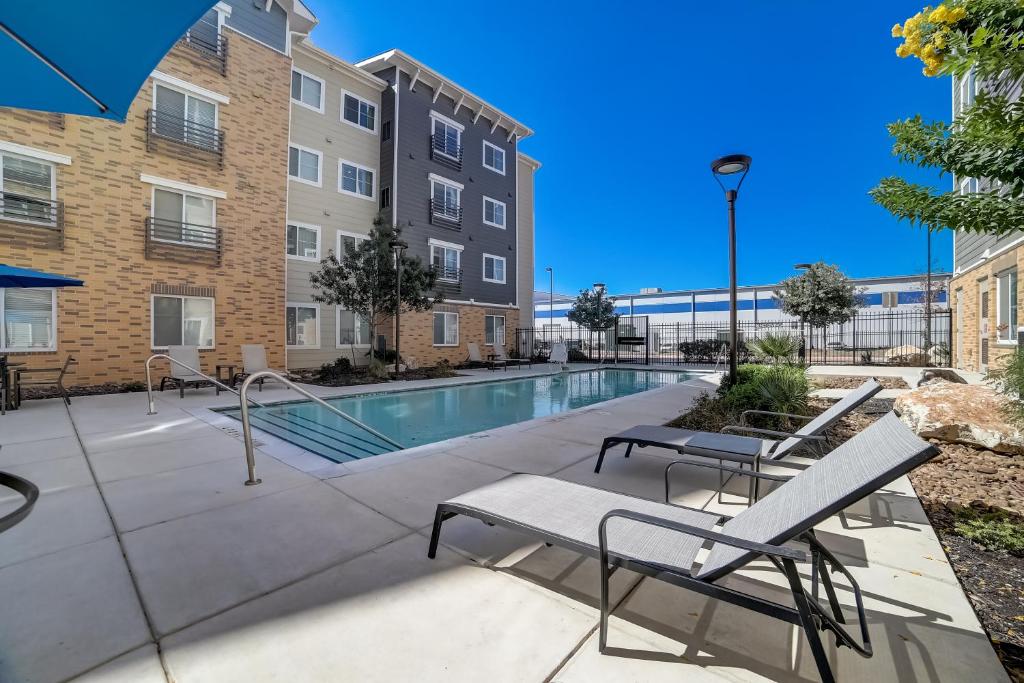 Villas At The Rim - Apartments in San Antonio, TX