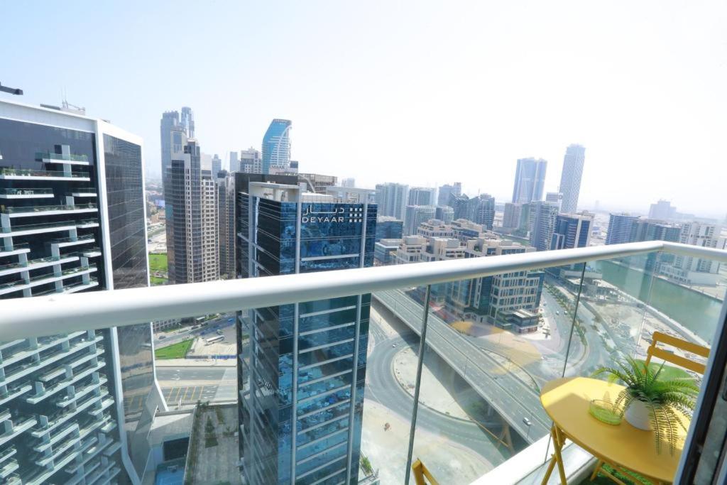 Balkón nebo terasa v ubytování Damac Maison Prive Deluxe Studio with Burj-khalifa view