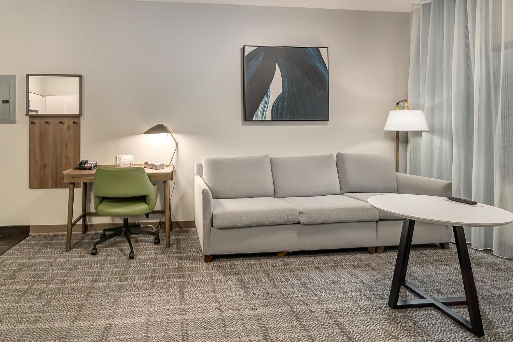 Posezení v ubytování Staybridge Suites Tyler University Area by IHG