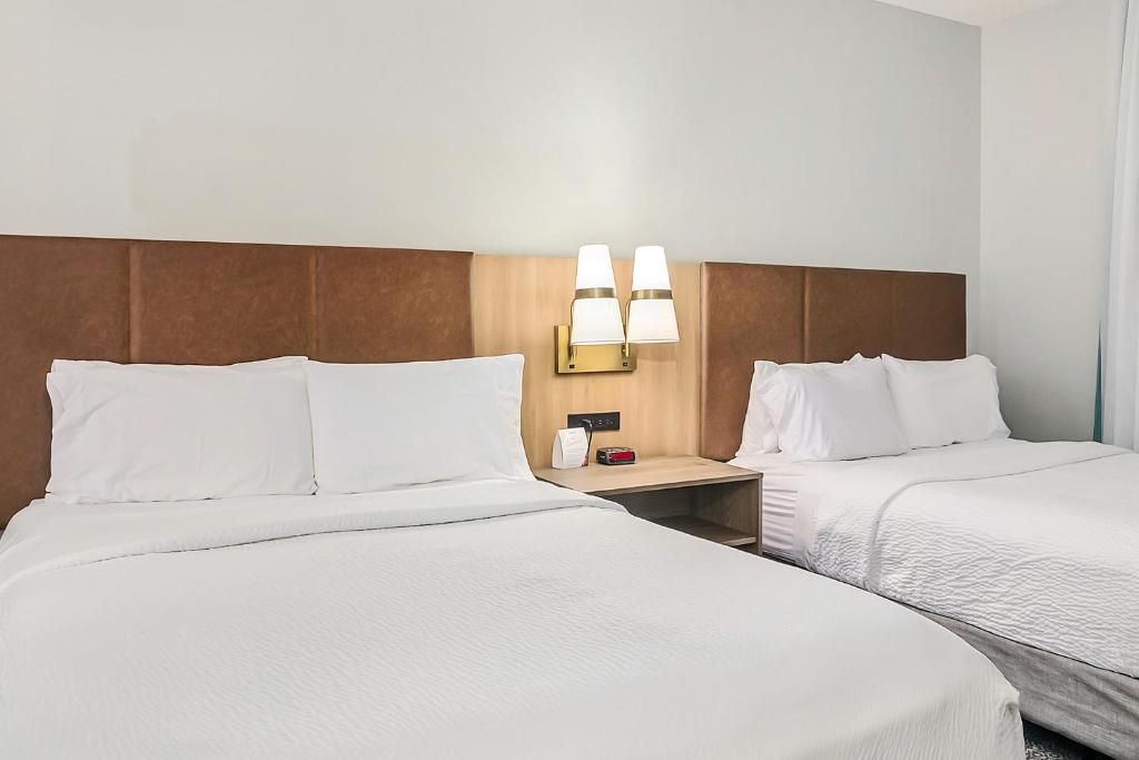 Postel nebo postele na pokoji v ubytování Staybridge Suites Tyler University Area by IHG