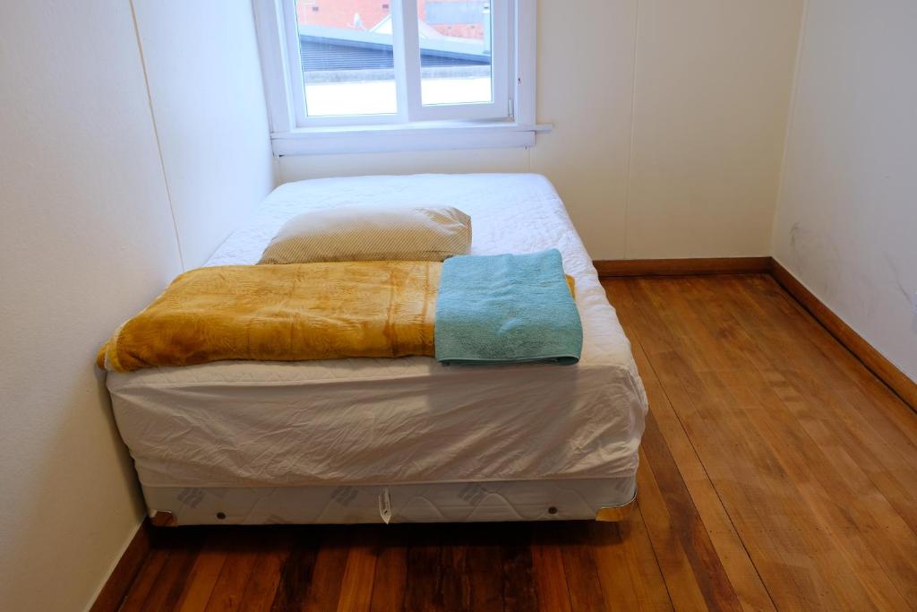 Postel nebo postele na pokoji v ubytování 3 spacious bedrooms