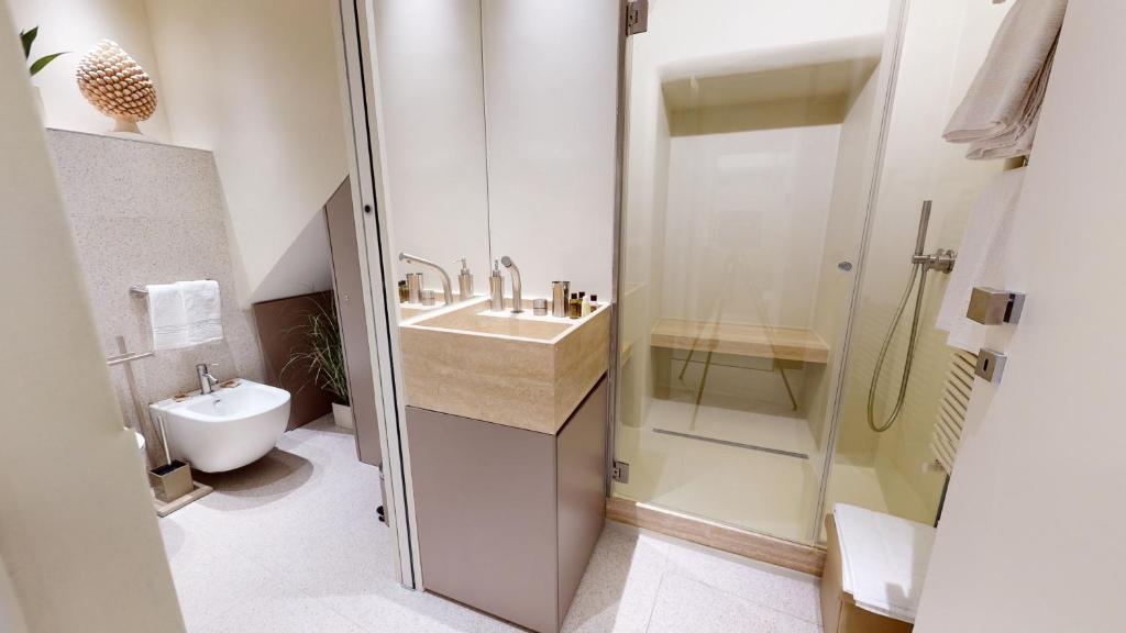 Koupelna v ubytování Carletta's Aparta-Suite & Spa