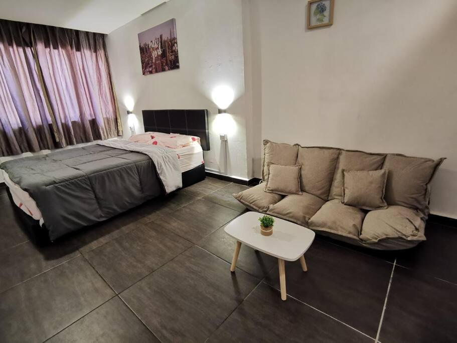 Api Api Apartment KK City Centre by WJ Homestay