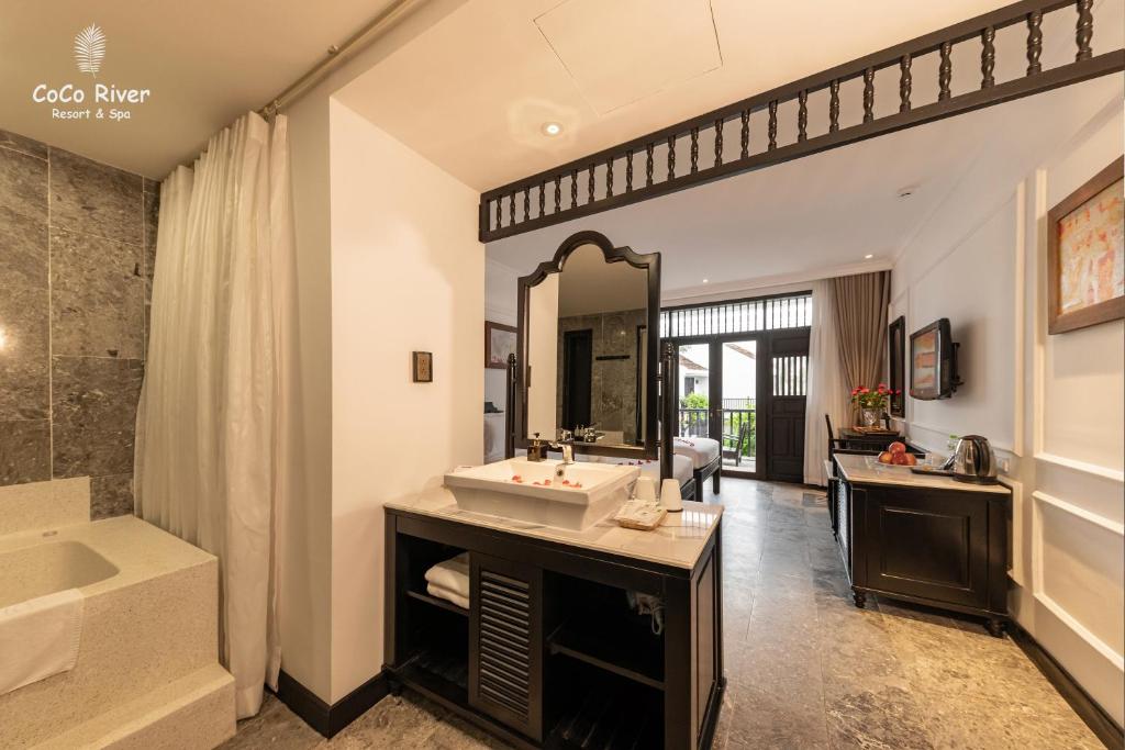 Koupelna v ubytování Hoi An Coco River Resort & Spa