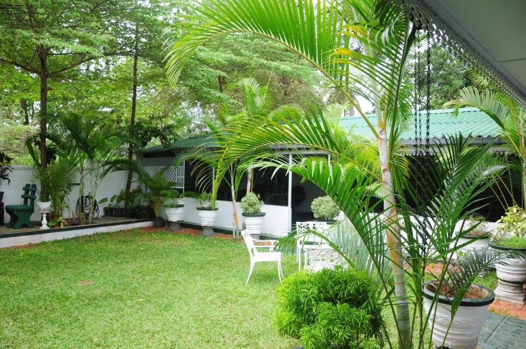 Zahrada ubytování Levi's Tourist – Anuradhapura