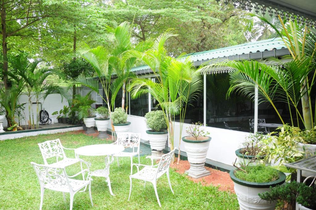 Zahrada ubytování Levi's Tourist – Anuradhapura