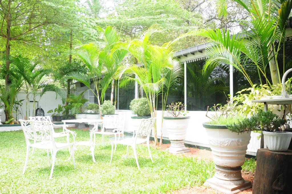 Zahrada ubytování Levi's Tourist – Anuradhapura