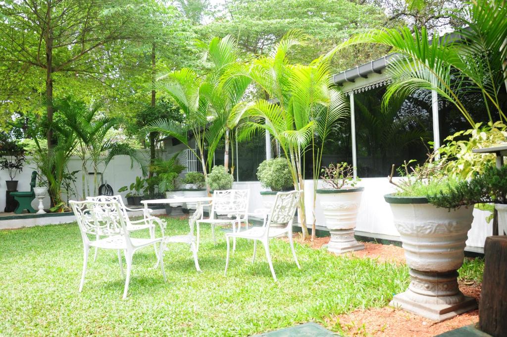 Zahrada ubytování Levi's Tourist – Anuradhapura