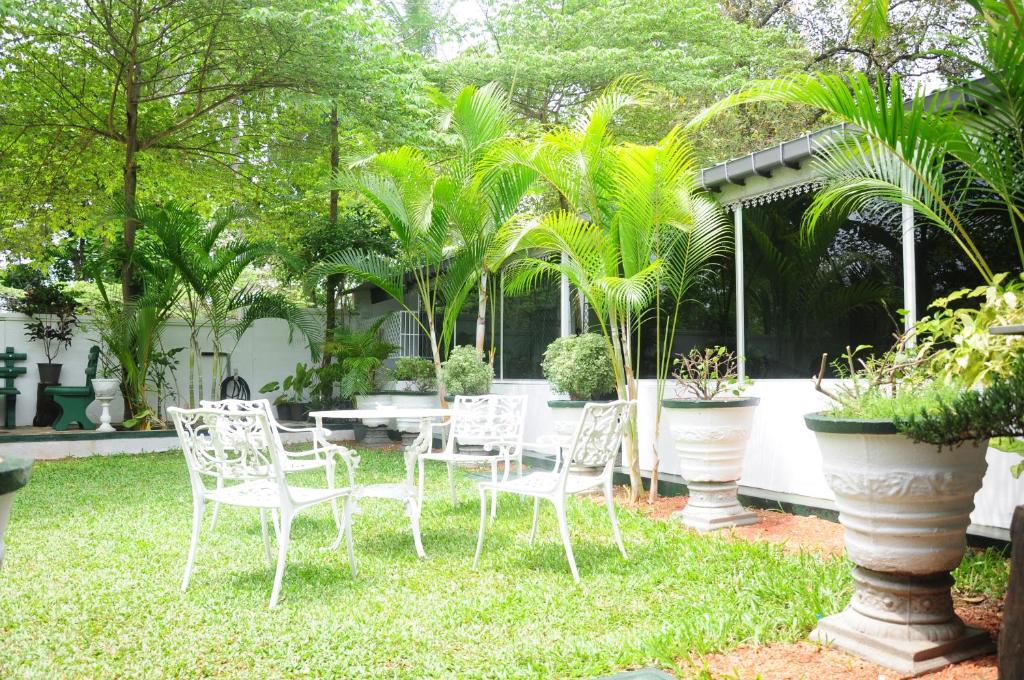 Zahrada ubytování Levi's Tourist – Anuradhapura