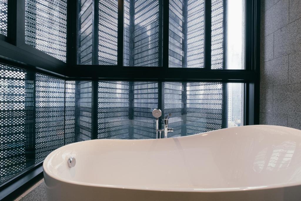 Scarletz KLCC Luxury Romantic Couple Getaway 2pax - Studio