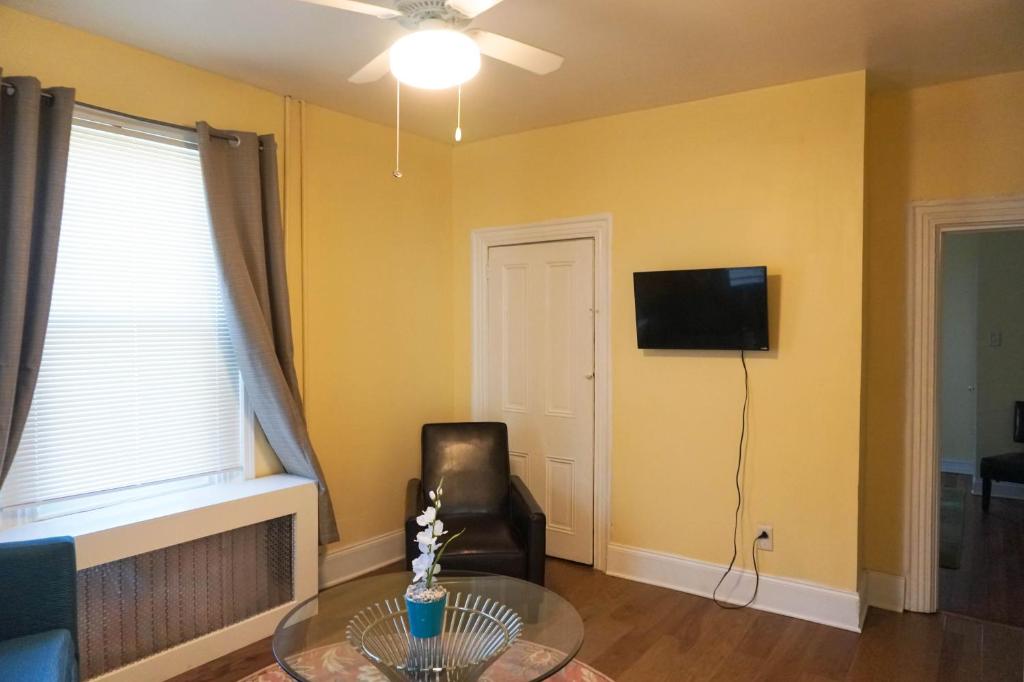 Lincoln Manor - Newly Renovated, 1mile from PHL Airport and Sports Stadiums - 两居室公寓
