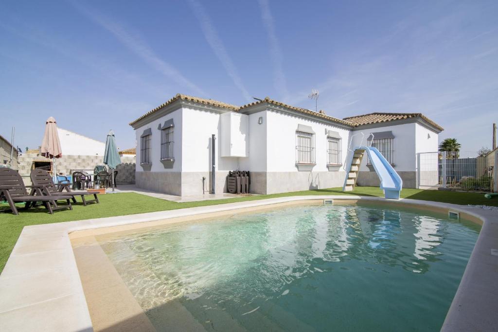 Villas Marshes & Beach 3BR Villa - Private Pool & Terrace en Chiclana de la Frontera, Andalucía