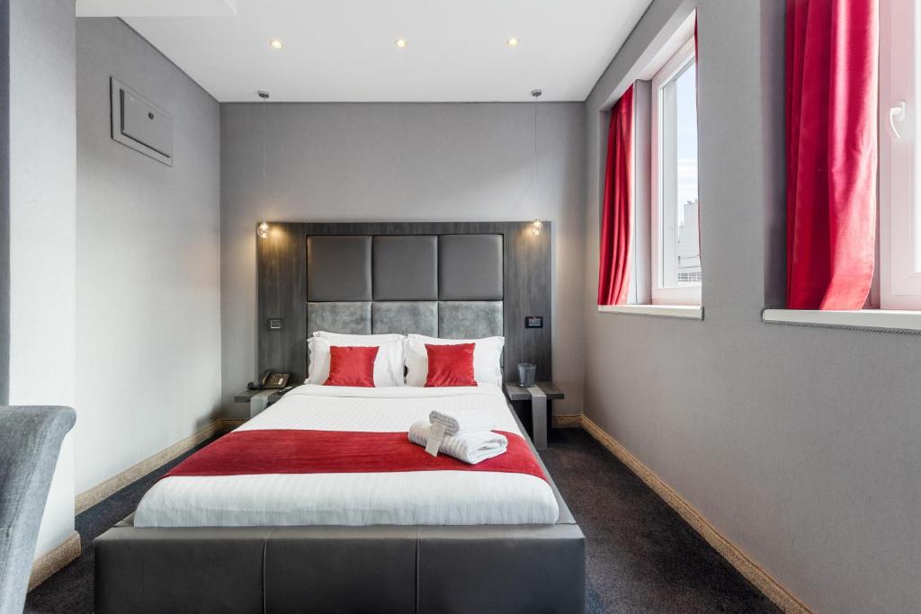 The Bryson Hotel - Resim 14