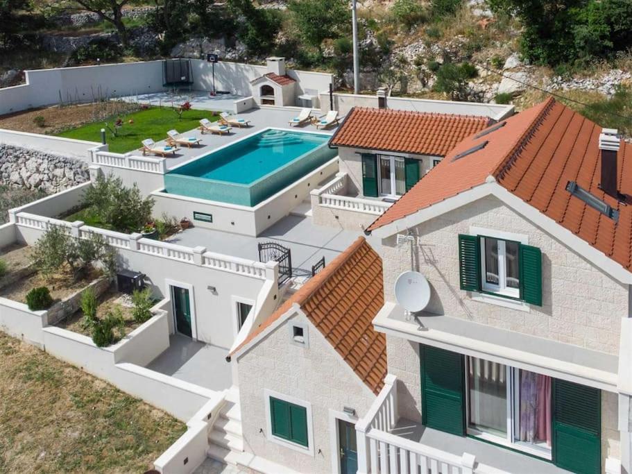 Luxury villa with private heated pool ,near Split