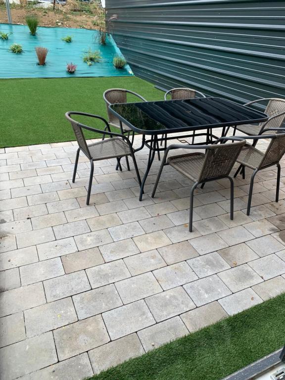 Patio alebo iná vonkajšia časť ubytovania Lonora paddock