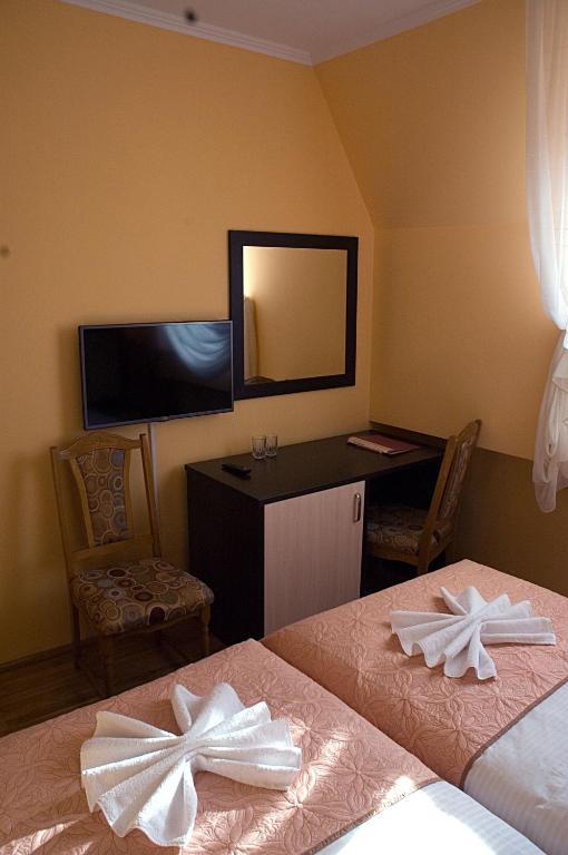 Pysanka Hotel - Salle Double Ou Jumelle