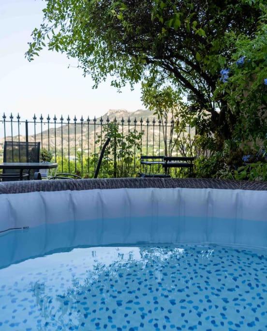 Casa rural con jacuzzi y chimenea - La Casa del Pino - imagen 2