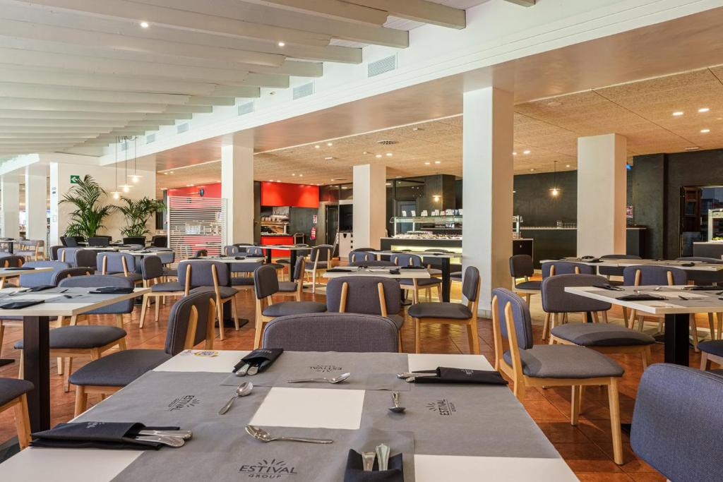 Un restaurante o sitio para comer en Estival Islantilla
