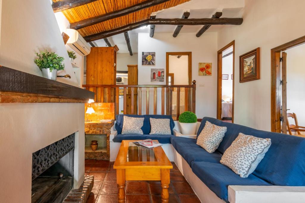 Posezení v ubytování El Chorro Villas Casa Buganvilla