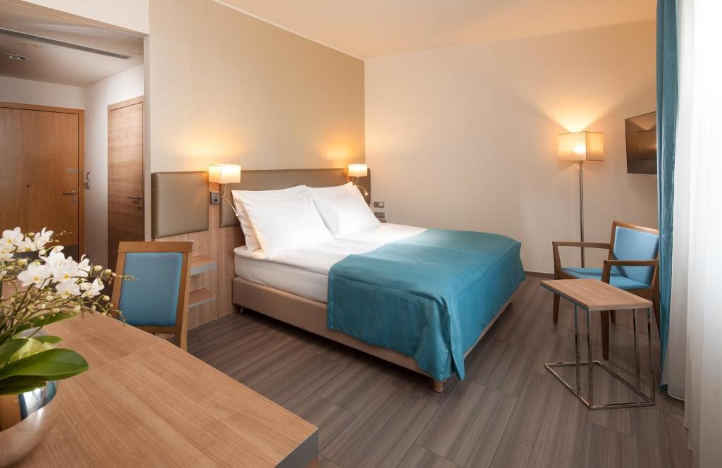 Holiday Inn Prague by IHG - 19