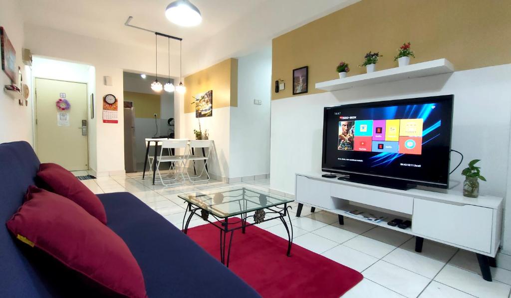 Μια τηλεόραση ή/και κέντρο ψυχαγωγίας στο Apartment Next to Axiata Arena, Stadium Bukit Jalil