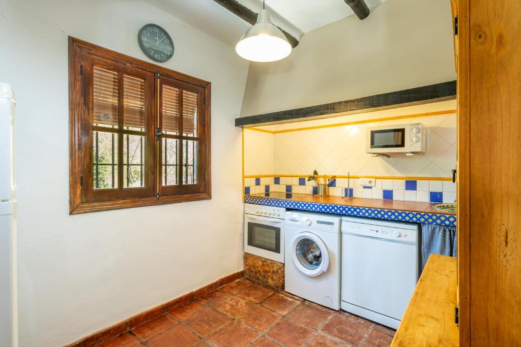Kuchyň nebo kuchyňský kout v ubytování El Chorro Villas Casa Adelfa