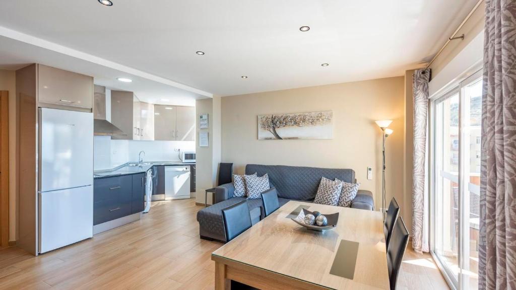 Kuchyňa alebo kuchynka v ubytovaní Apartamento Las Góndolas Playa Almuñécar by Ruralidays