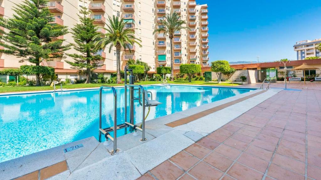 Bazén v ubytovaní Apartamento Las Góndolas Playa Almuñécar by Ruralidays alebo v jeho blízkosti