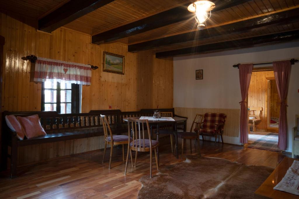 A seating area at Chalúpka Rozprávkovo