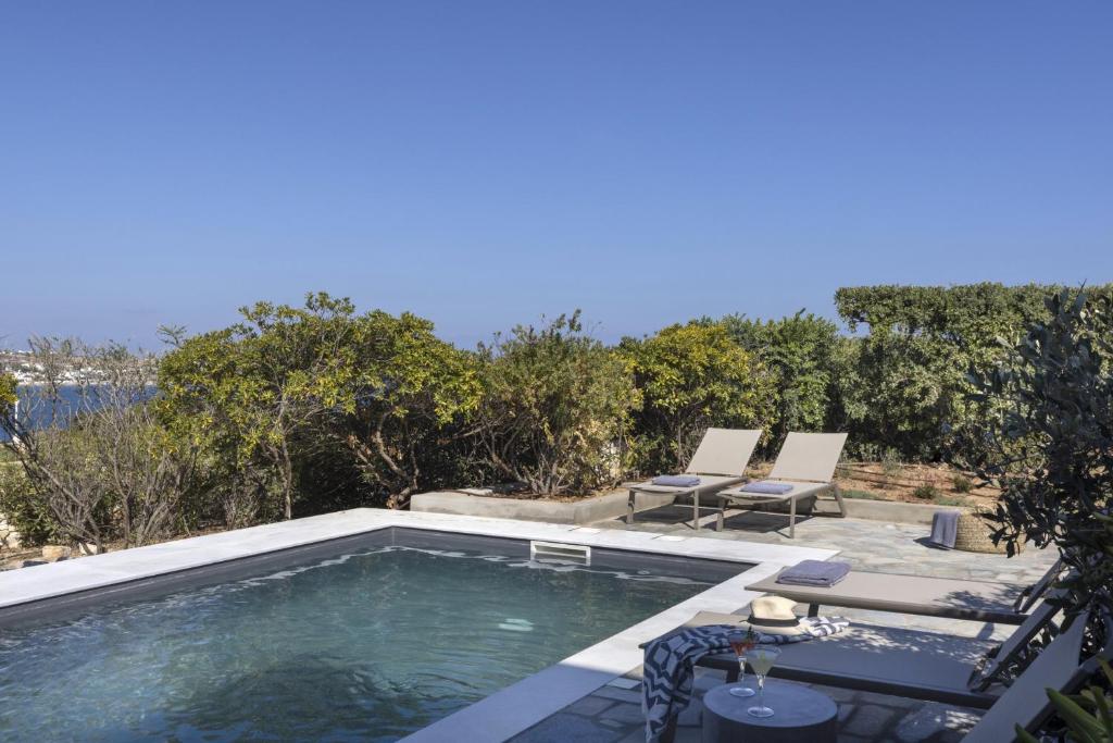 Bazén v ubytovaní Stunning Beachfront 3BR Villa that has it ALL! alebo v jeho blízkosti