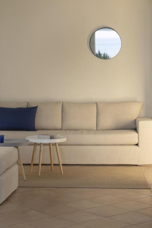 Posedenie v ubytovaní Stunning Beachfront 3BR Villa that has it ALL!