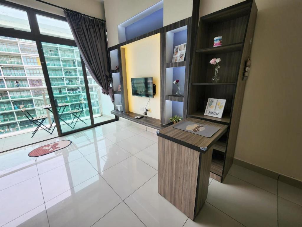 Studio unit with private bathroom and balcony high floor@ Palazio Taman Mount Austin IKEA AEON TOPPEN, Johor Bahru – Updated 2023 Prices Studio unit with private bathroom and balcony high floor@ Palazio Taman Mount Austin IKEA AEON TOPPEN, Johor Bahru – Updated 2023 Prices