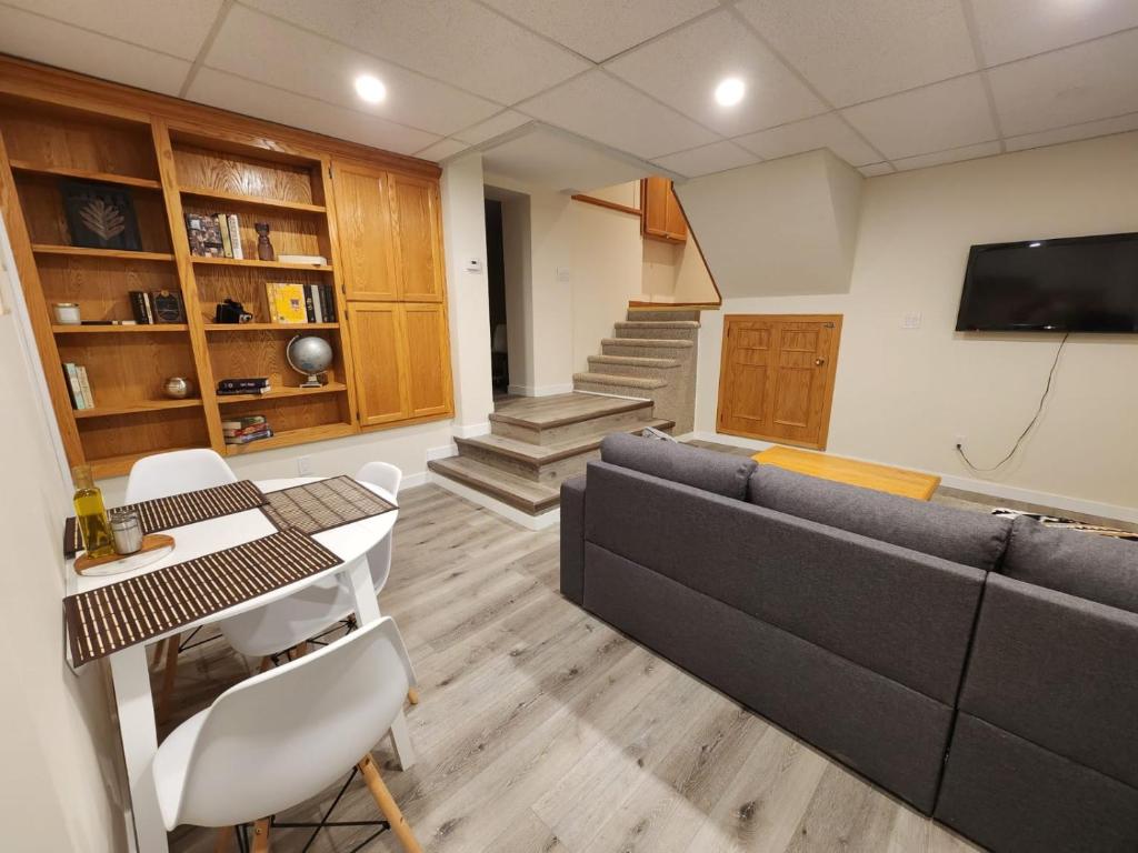 Apartment Suites by Fairview, Kitchener, Canada